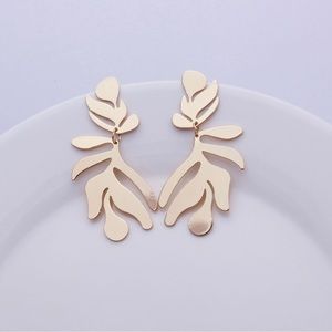 Gold irregular tropic earrings